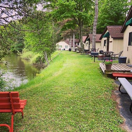 Betsie Riverside Resort Benzonia Dış mekan fotoğraf