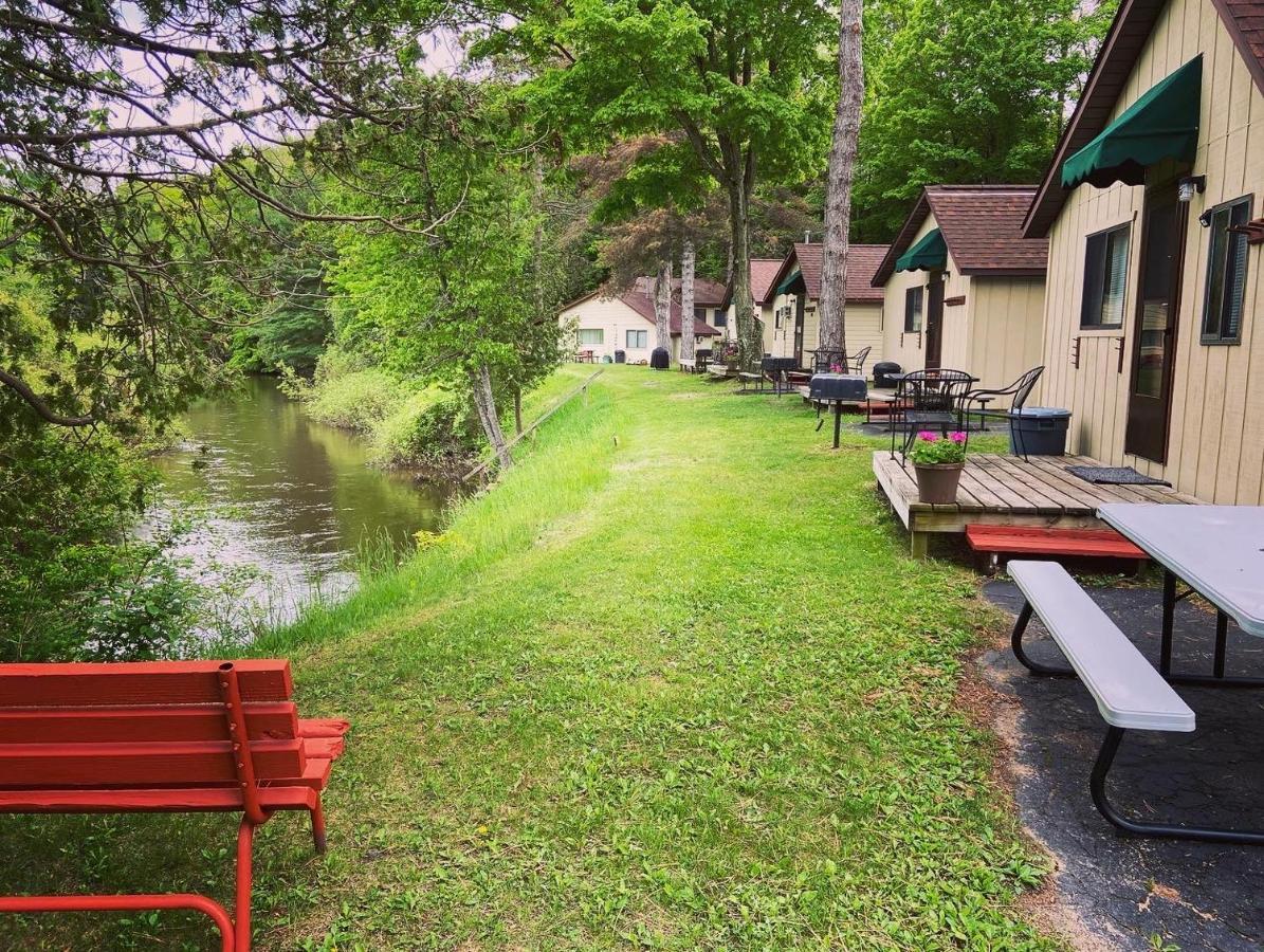 Betsie Riverside Resort Benzonia Dış mekan fotoğraf